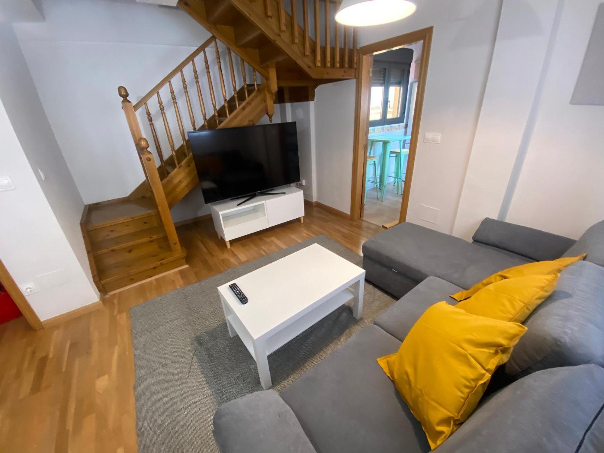 Apartamento Centrico Con Garaje Jaca Dış mekan fotoğraf